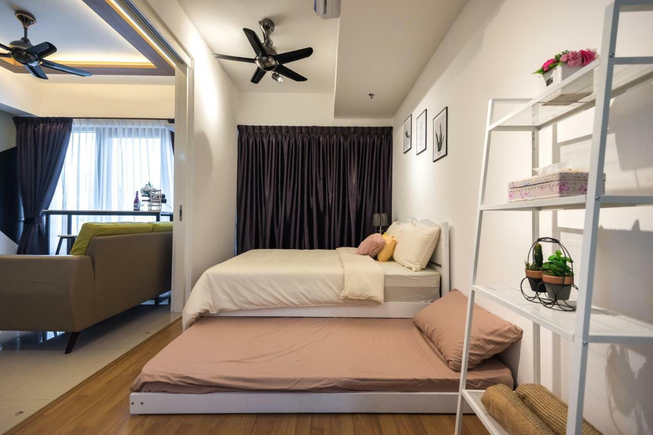 Love Come Home @ Japan-European Style Homestay George Town Exterior foto