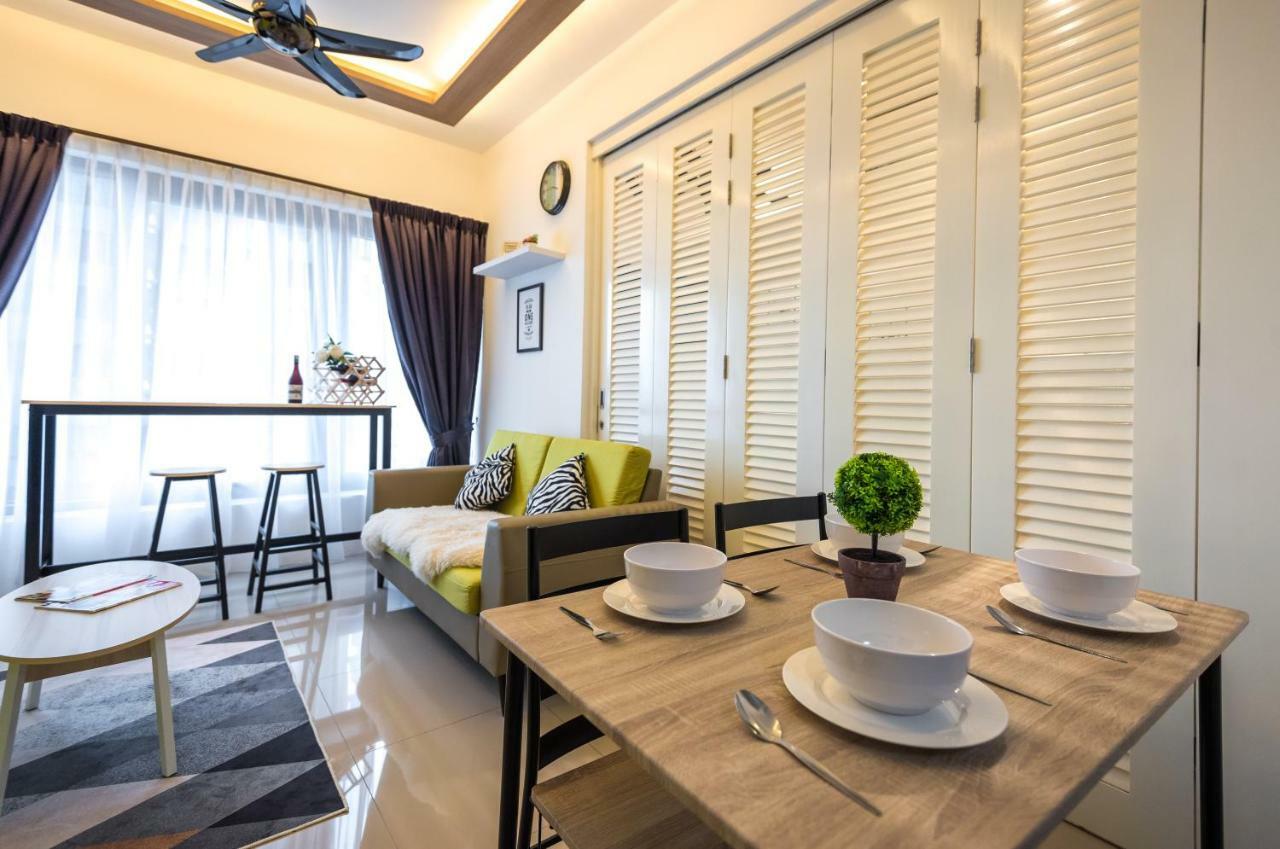 Love Come Home @ Japan-European Style Homestay George Town Exterior foto